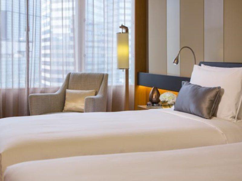 Renaissance Kowloon Hotel Hong Kong Exterior foto