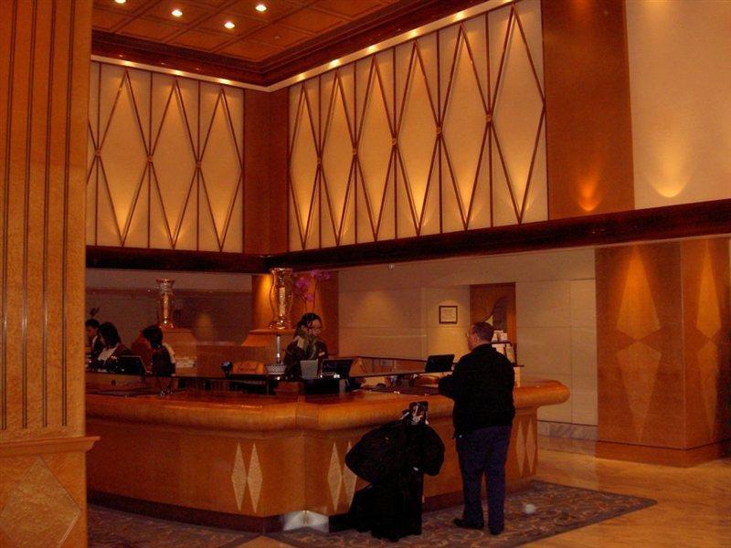 Renaissance Kowloon Hotel Hong Kong Exterior foto
