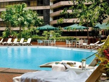Renaissance Kowloon Hotel Hong Kong Exterior foto